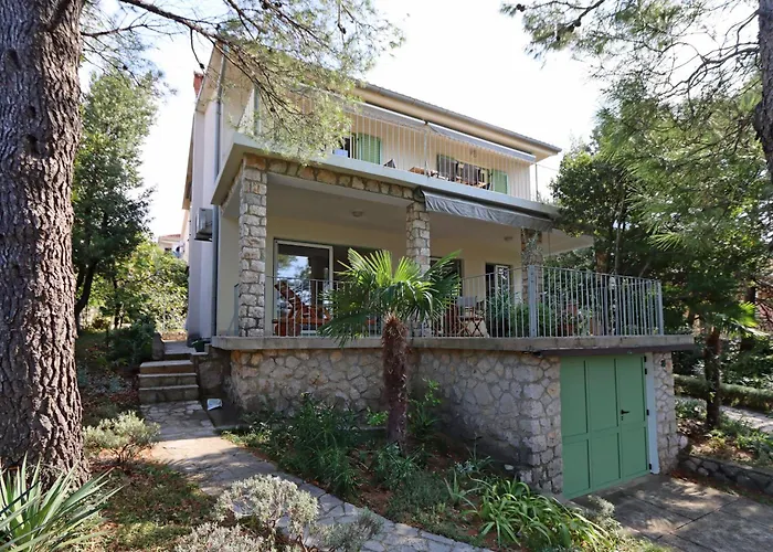 Apartman By The Sea Omisalj, Krk - 5298 *